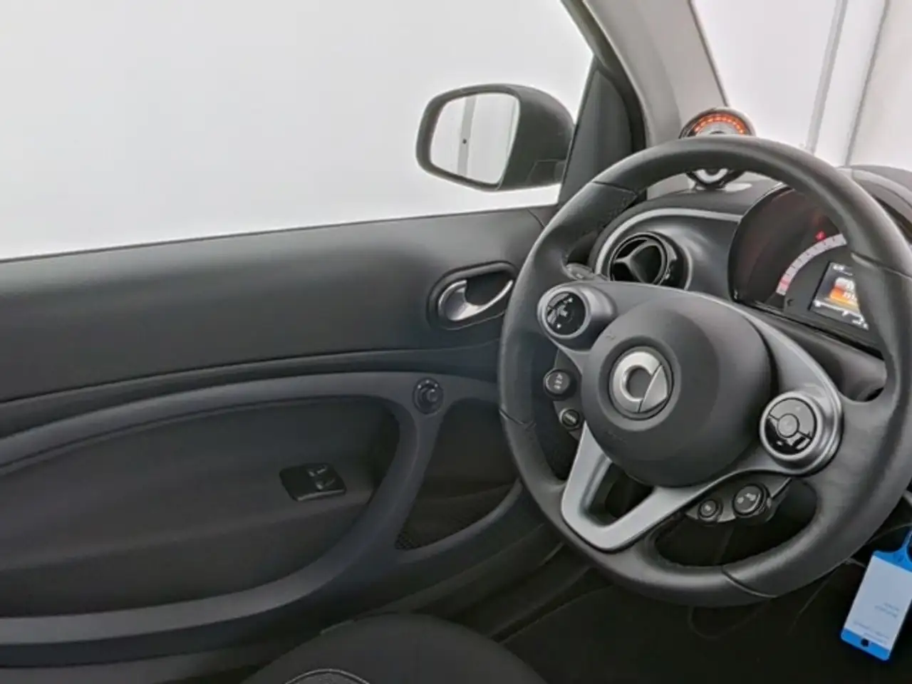 smart forTwo 2024 — фото 9