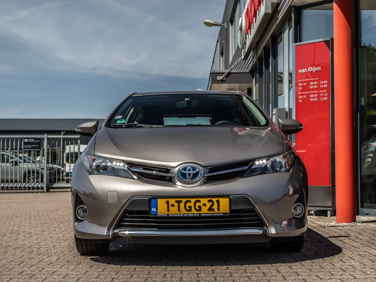 Toyota Auris 1.8 Hybrid Lease Bruin - 2