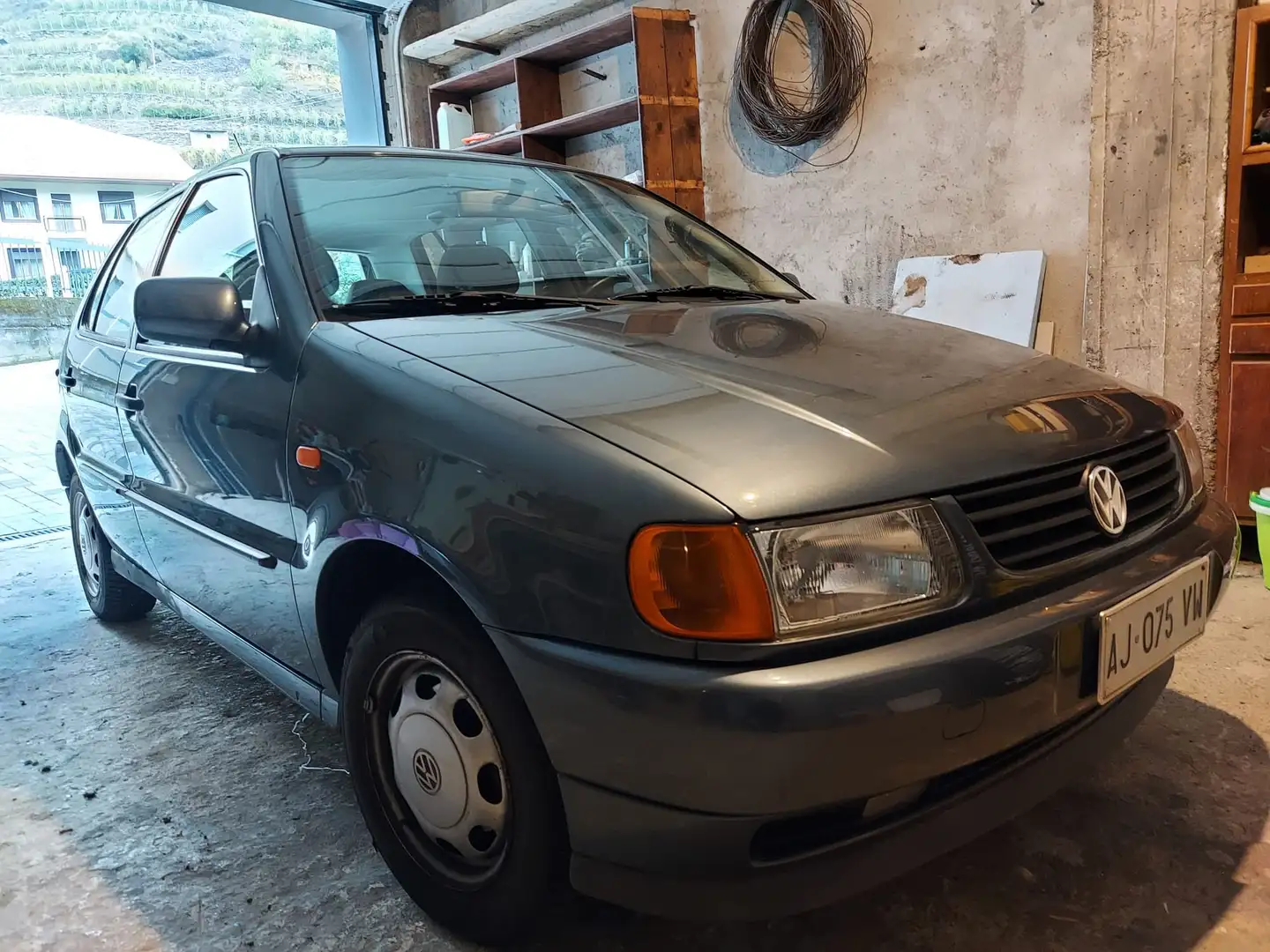 Volkswagen Polo Polo III 1994 5p 1.6 Comfort Air Grey - 1