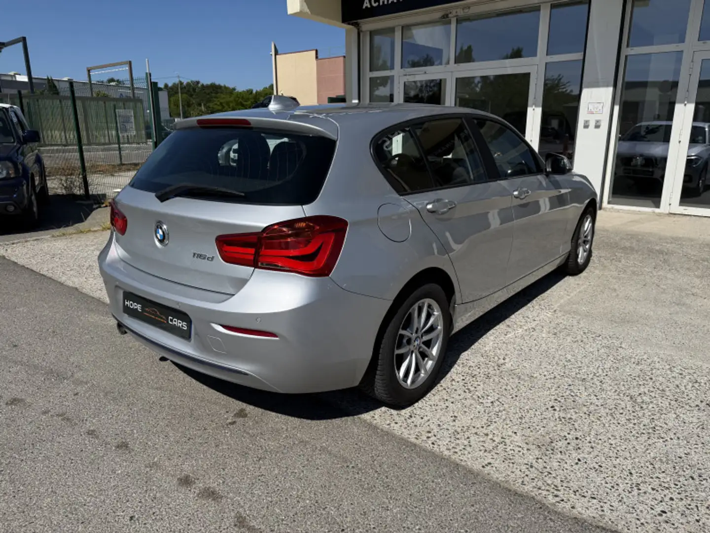 BMW 116 (F21/F20) 116D 116CH BUSINESS DESIGN 5P EURO6C Gris - 2