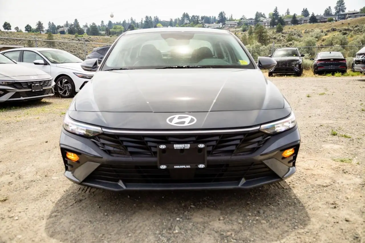 Hyundai ELANTRA снимка Hyundai ELANTRA