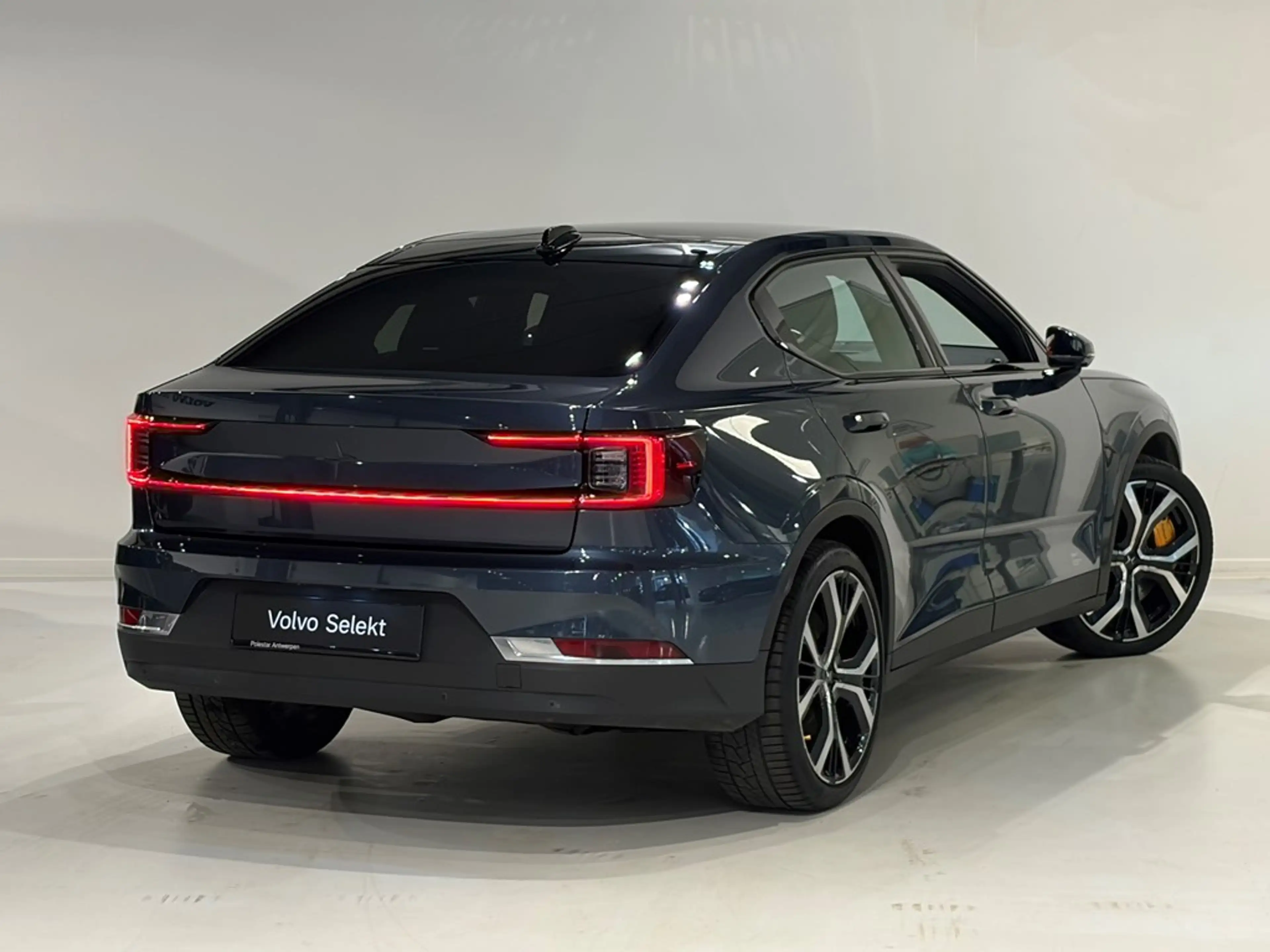 Polestar 2 Long Range Dual Motor Performance + electr trekhaa — photo 2