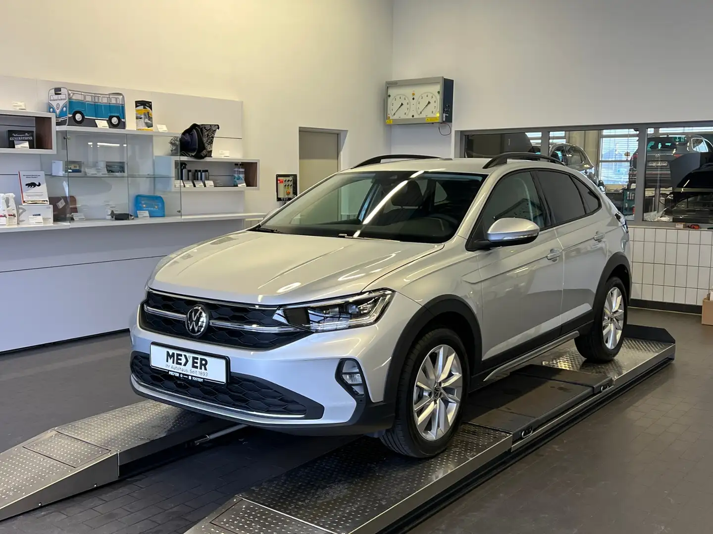 Volkswagen Taigo Life 1.0 TSI DSG *IQ.LIGHT, Digital Cockpit, Kame Silber - 2