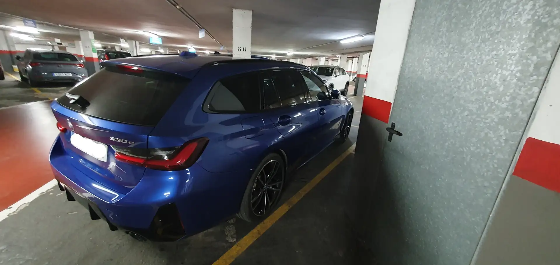 BMW 330 330e xDrive Touring Azul - 2