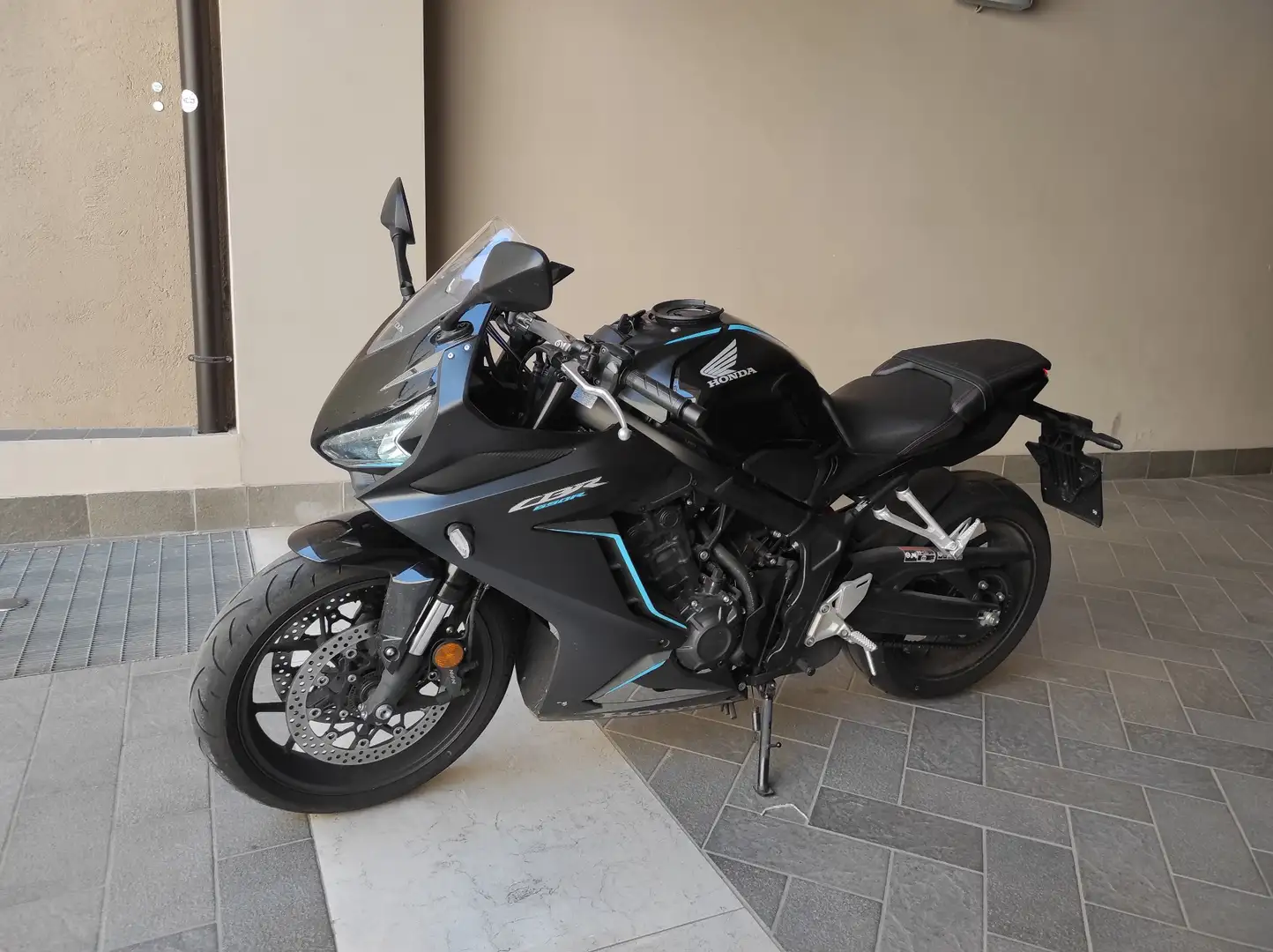 Honda CBR 650 Negru - 1