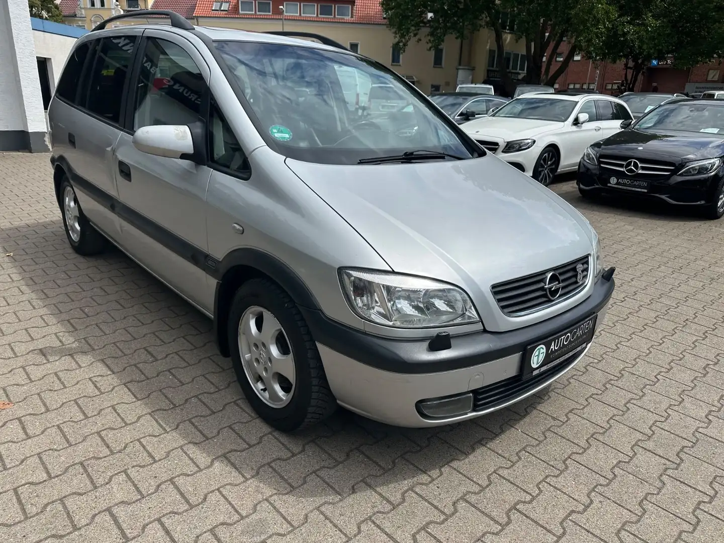 Opel Zafira 2.2 16V / Leder/7Sitze/Tüv 12.2026 Argent - 1