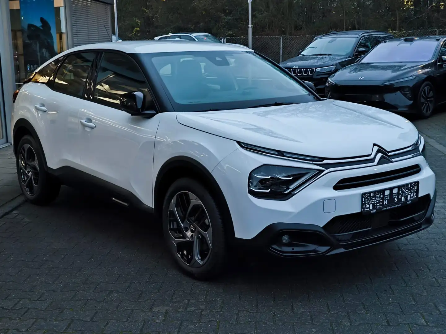 Citroen C4 1.2 e-THP Aut Feel Pack NAVI+KAM+VIRTU+LED+18 Weiß - 2