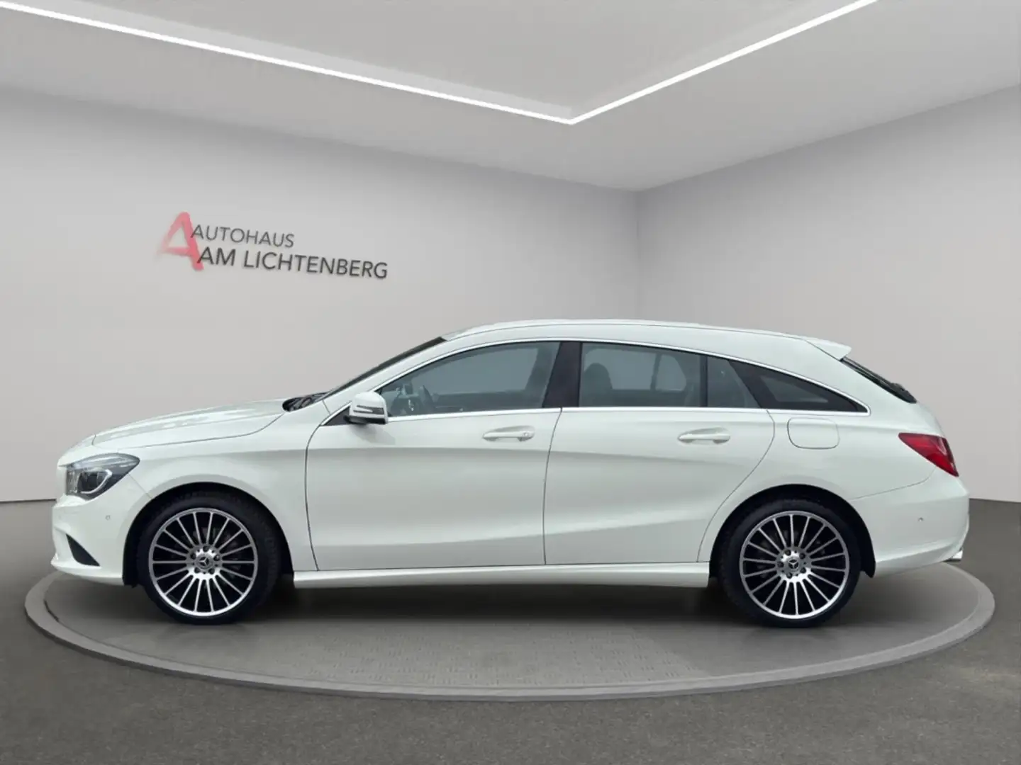 Mercedes-Benz CLA 180 Urban Edition LED+NAVI+PDC+KLIMA+ACC+E-KLAPPE Blanc - 2
