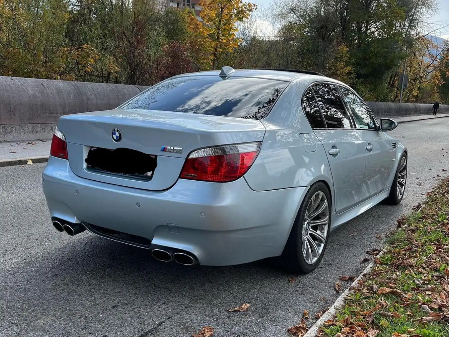 BMW M5 Срібний - 2