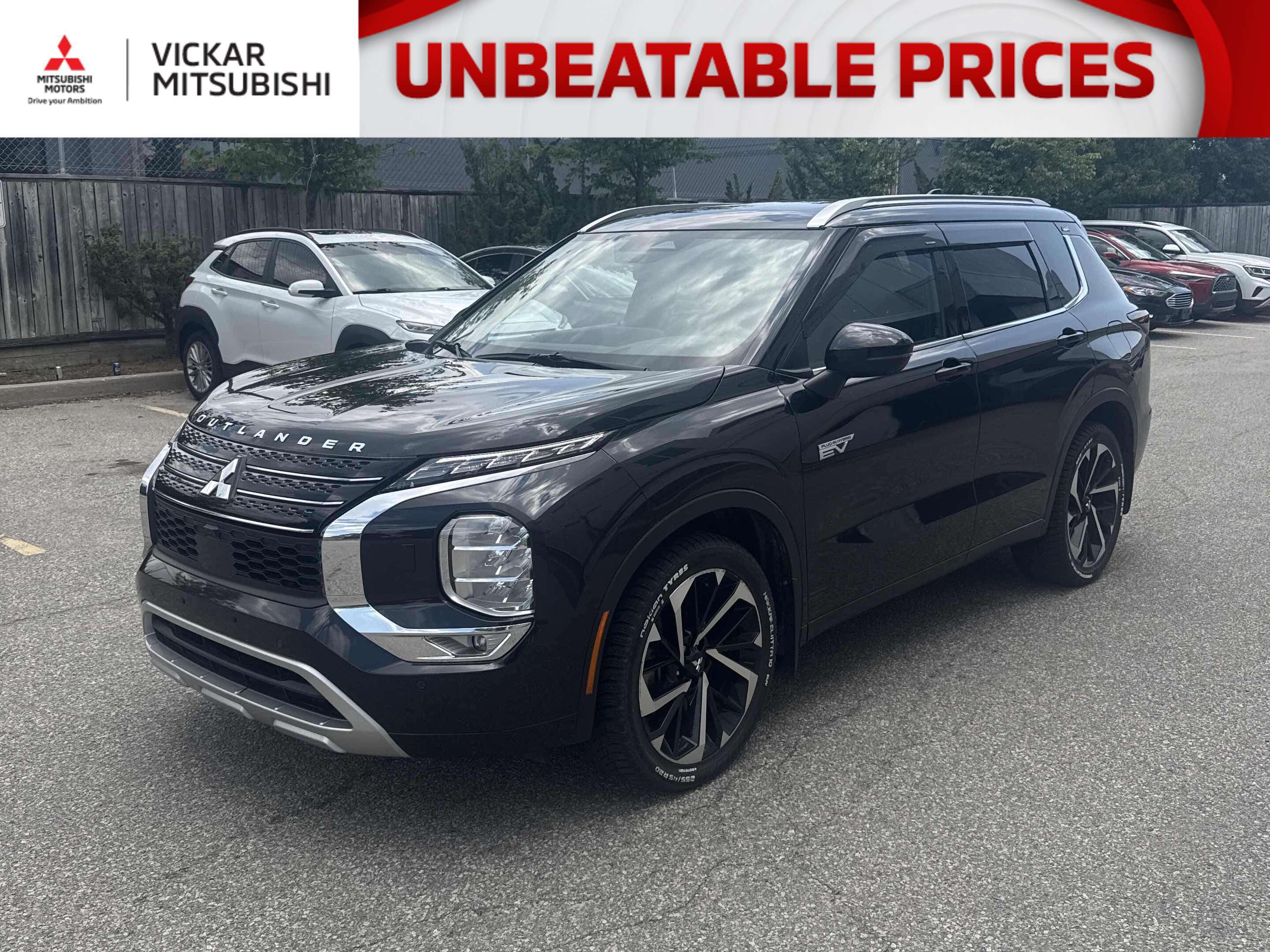 Black 2024 Mitsubishi Outlander Hybrid Plug-in SUV / Crossover Automatic