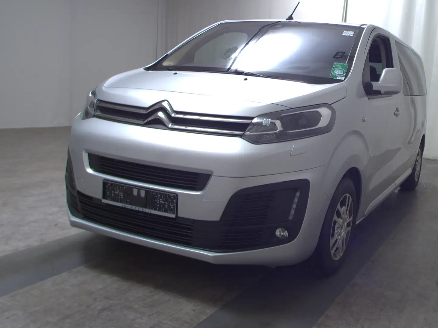 Citroen Spacetourer 2.0 BlueHDi 8-Sitze Nav StHzg HuD Grau - 2