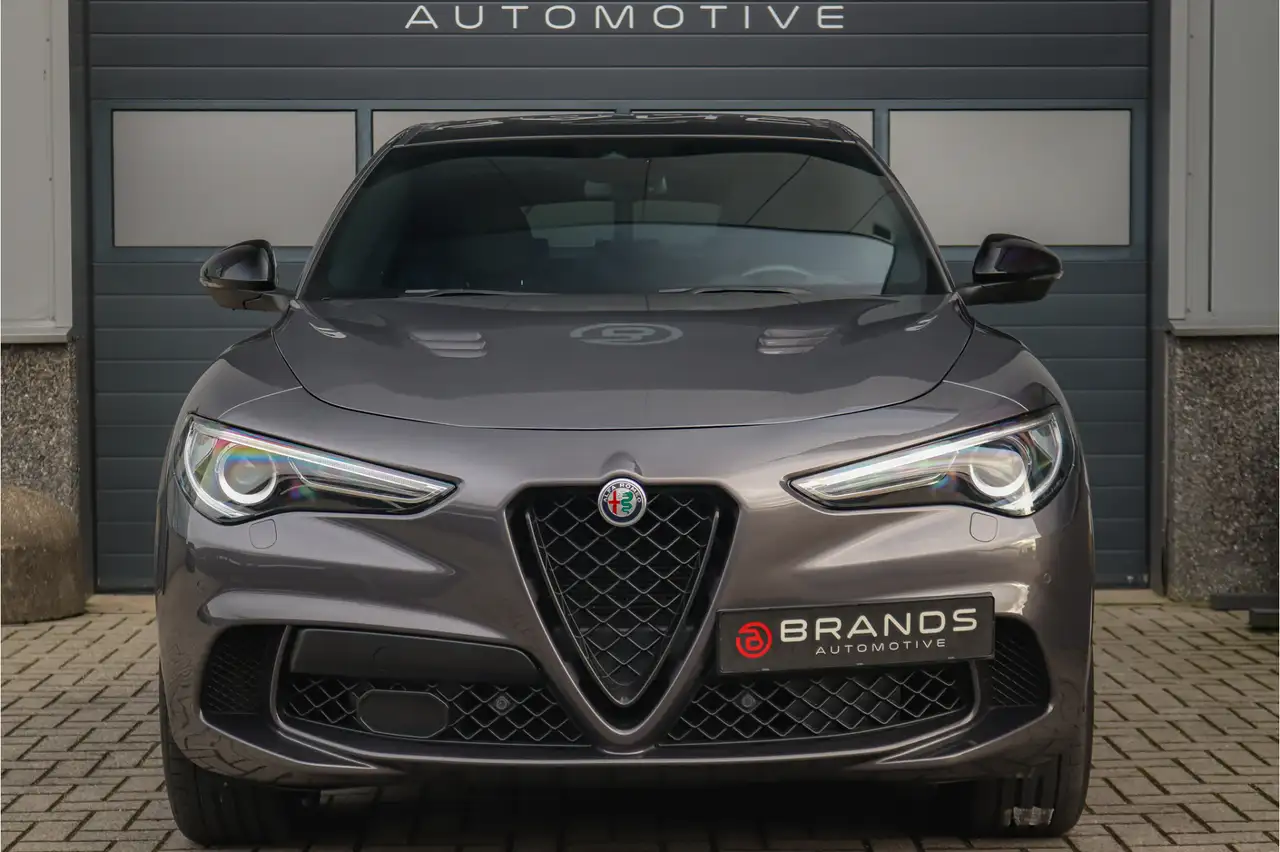 Alfa Romeo Stelvio 2022 — фото 8