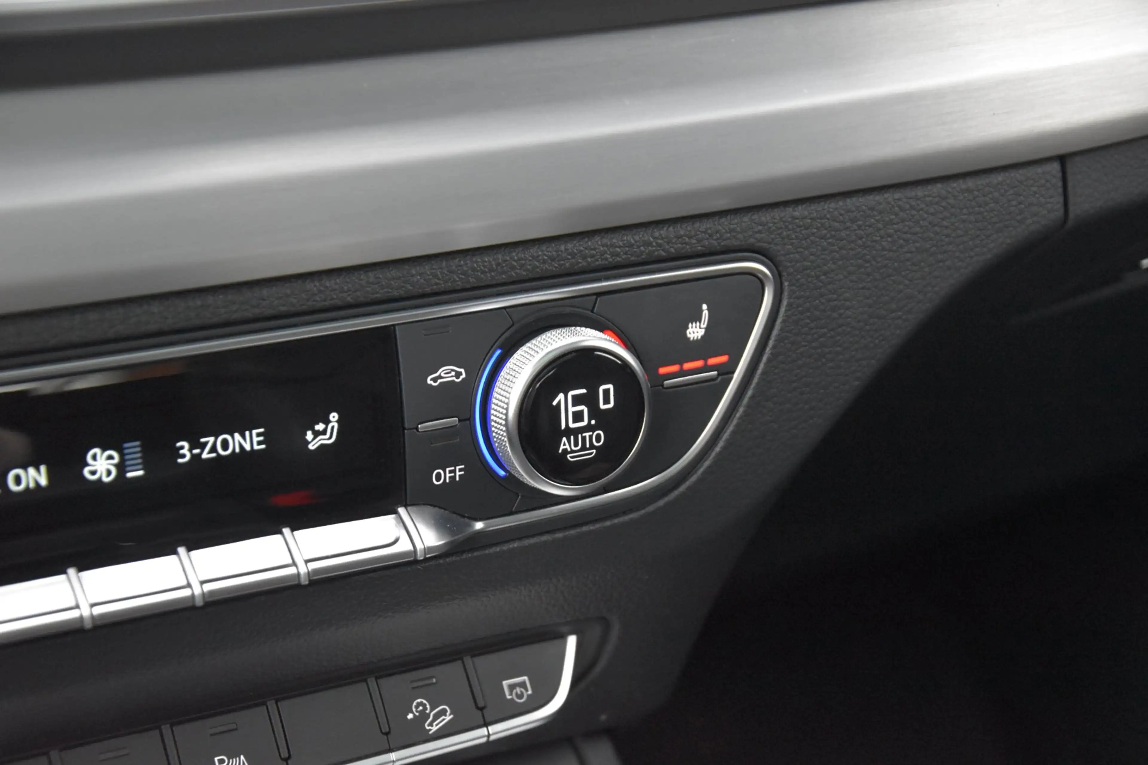 Audi Q5 Sportback 50 TFSI e S edition Competition SQ5 Stij — photo 43