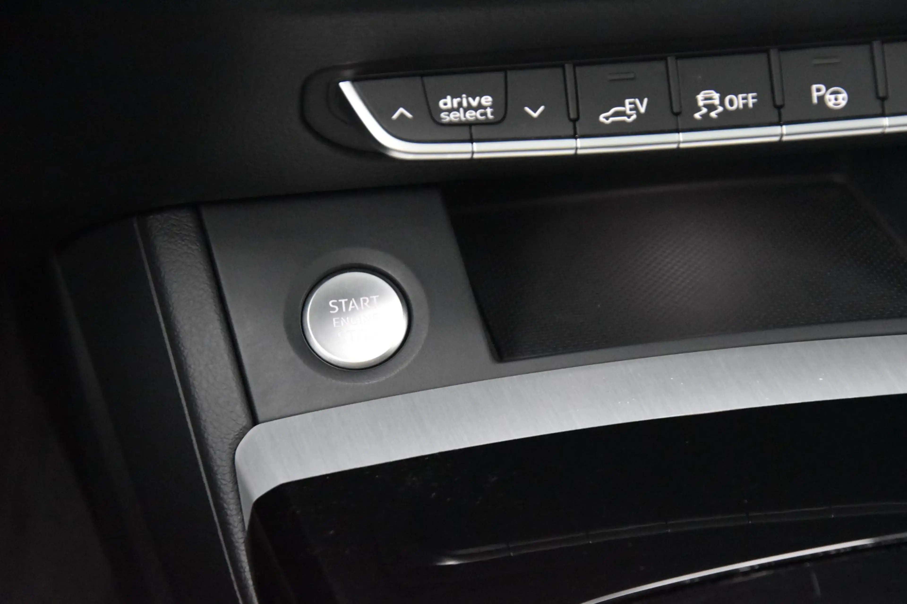 Audi Q5 Sportback 50 TFSI e S edition Competition SQ5 Stij — photo 45