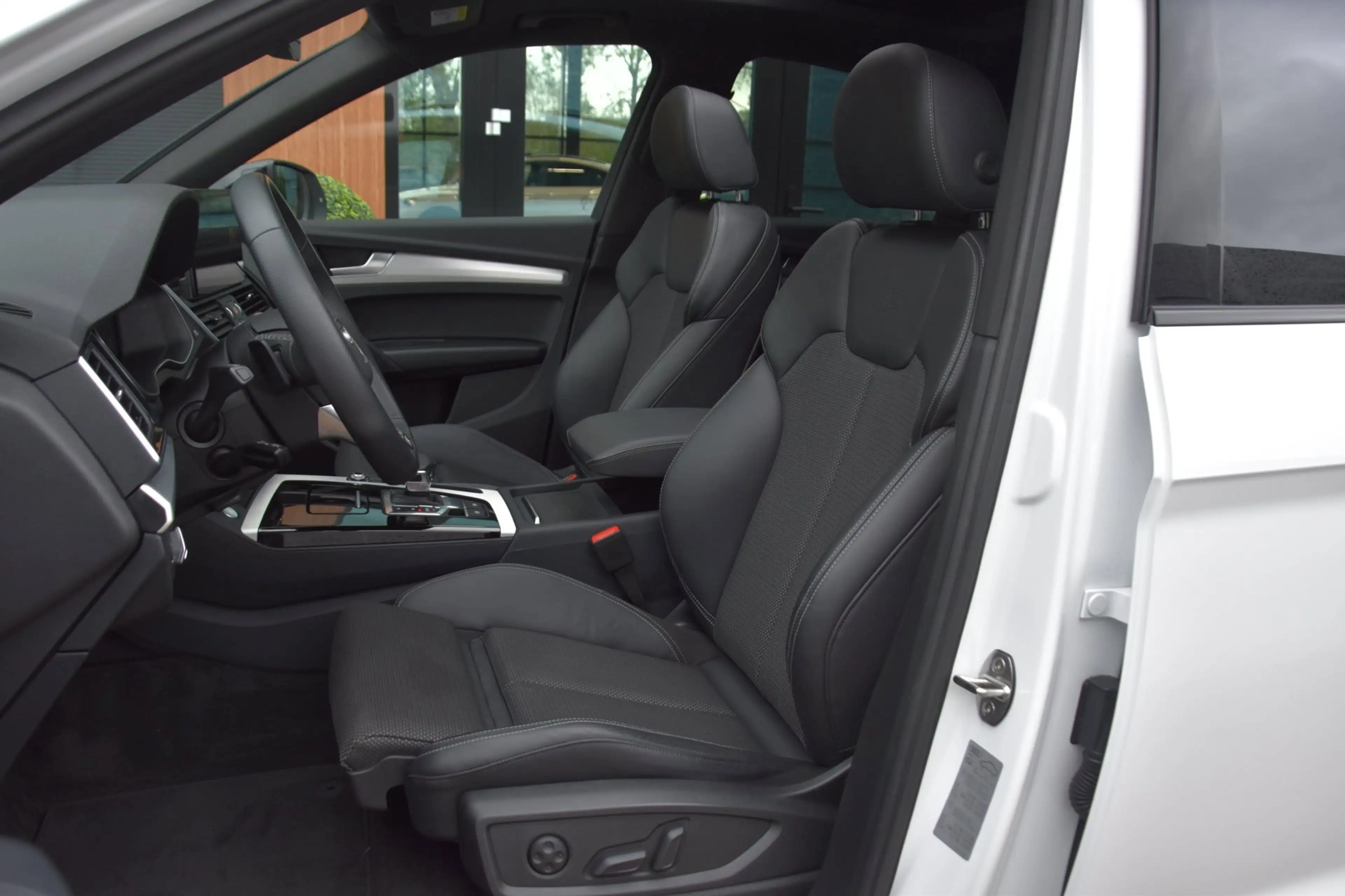Audi Q5 Sportback 50 TFSI e S edition Competition SQ5 Stij — photo 7