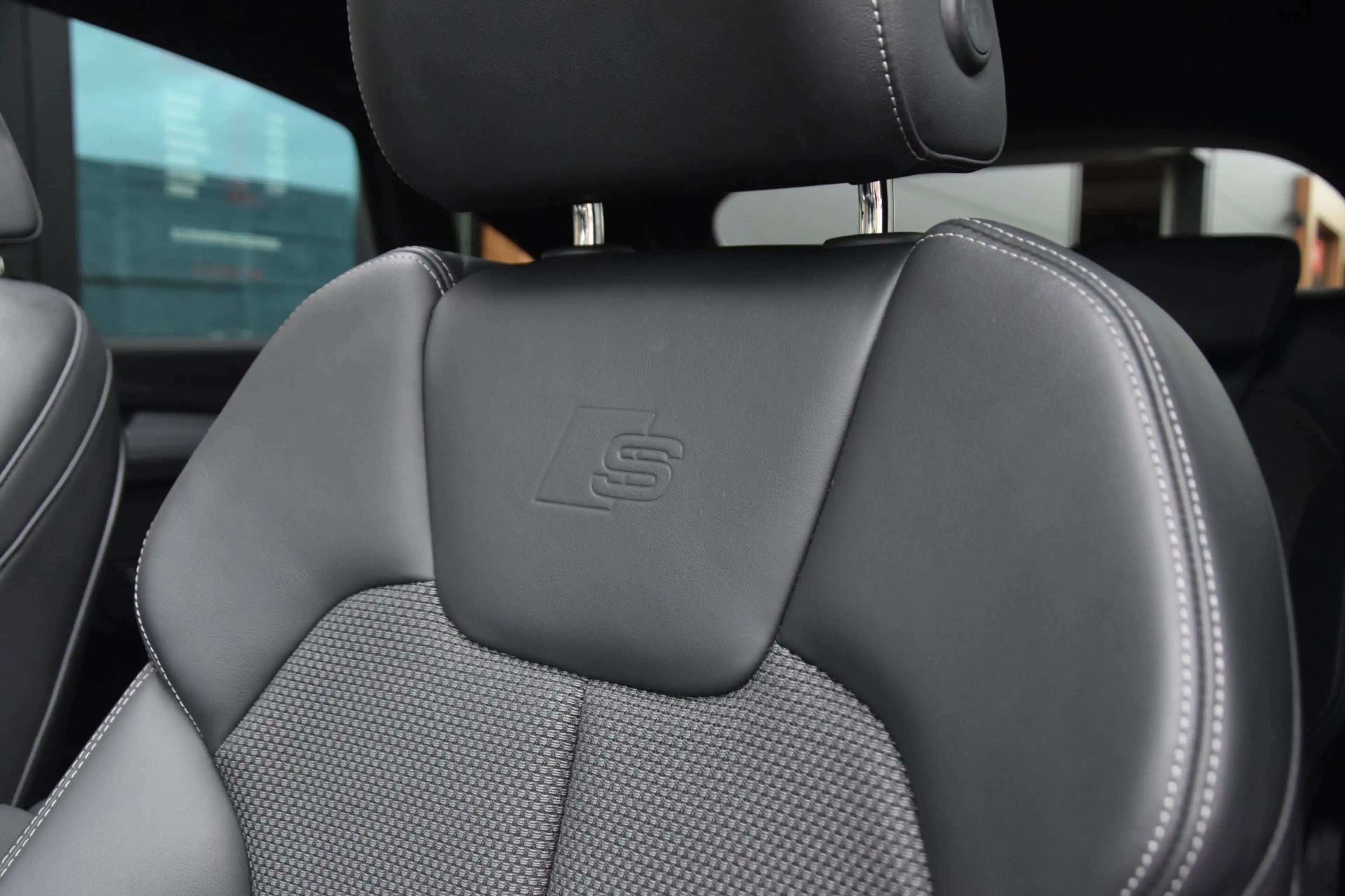 Audi Q5 Sportback 50 TFSI e S edition Competition SQ5 Stij — photo 8