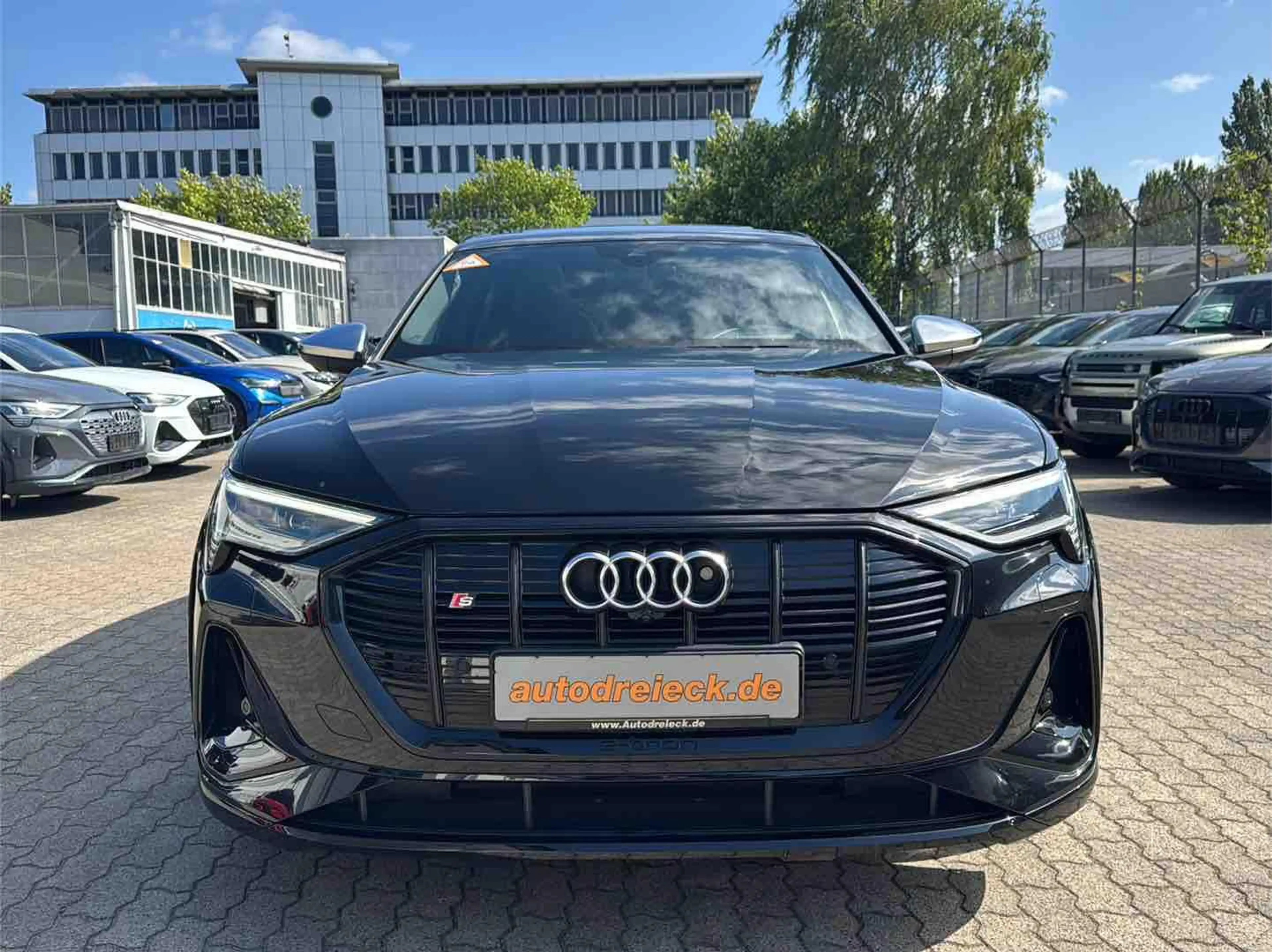 Audi e-tron Sportback S ACC AHK HuD PANO S-SITZE B&O — photo 4