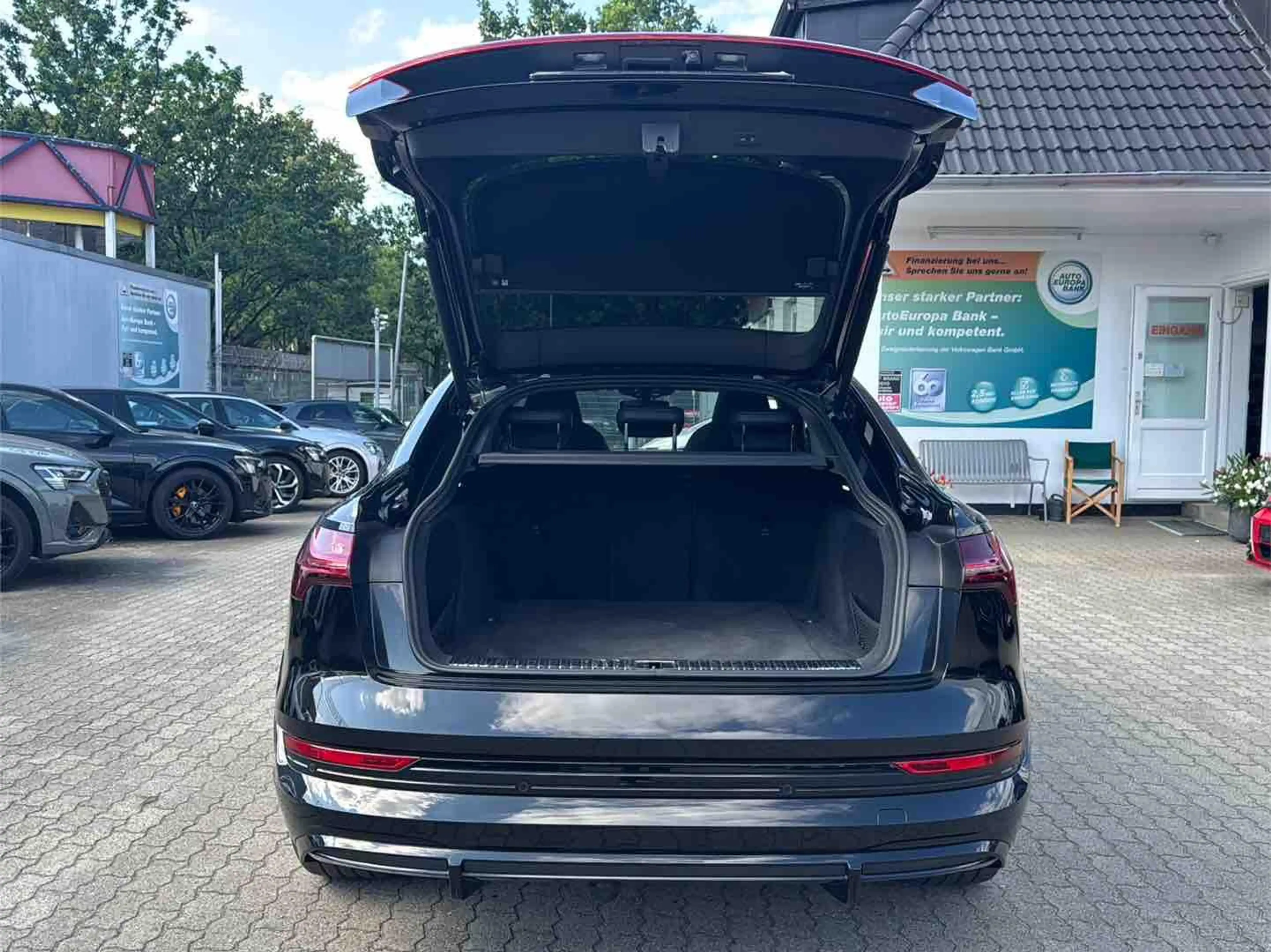 Audi e-tron Sportback S ACC AHK HuD PANO S-SITZE B&O — photo 9