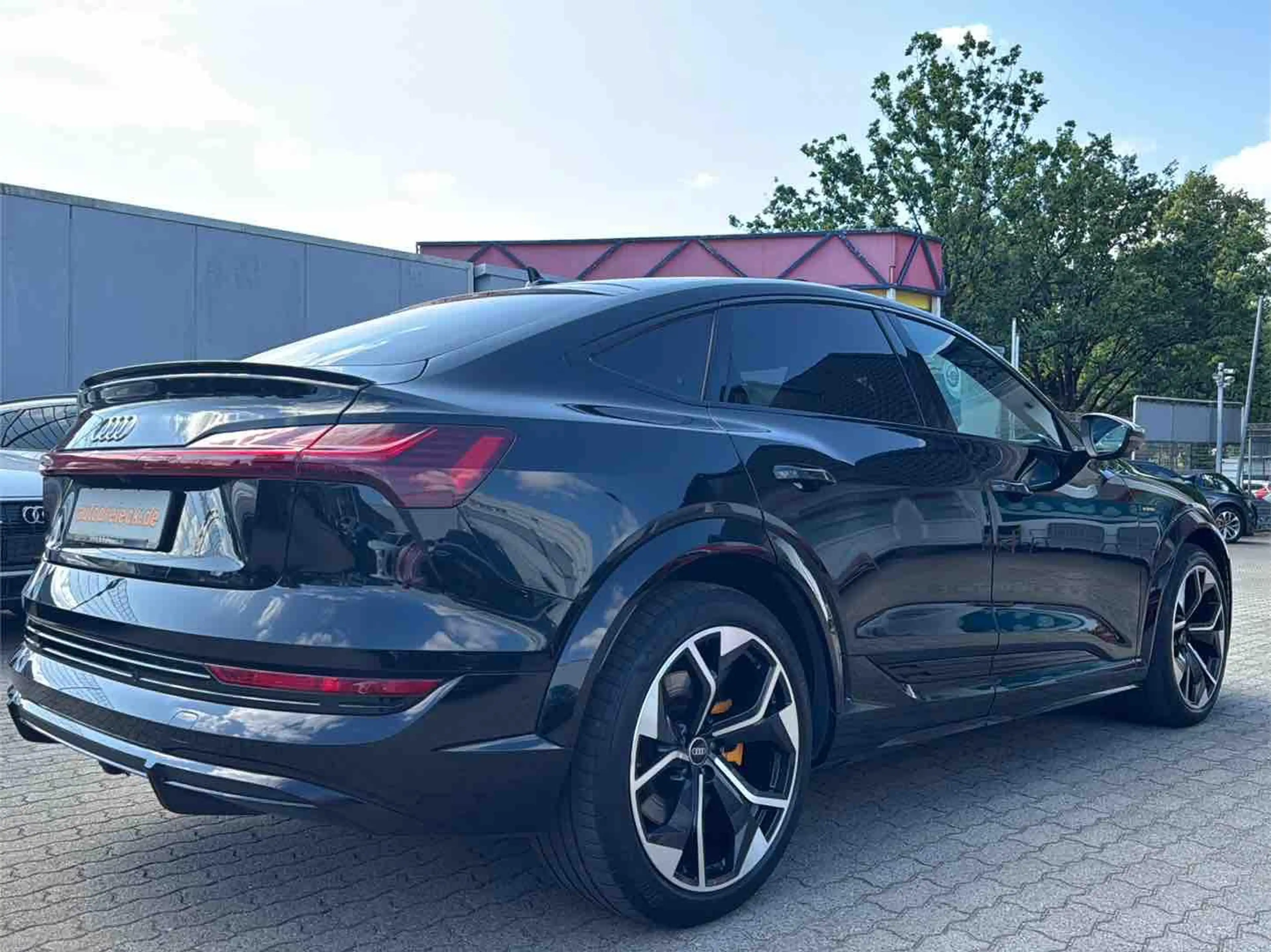 Audi e-tron Sportback S ACC AHK HuD PANO S-SITZE B&O — photo 7