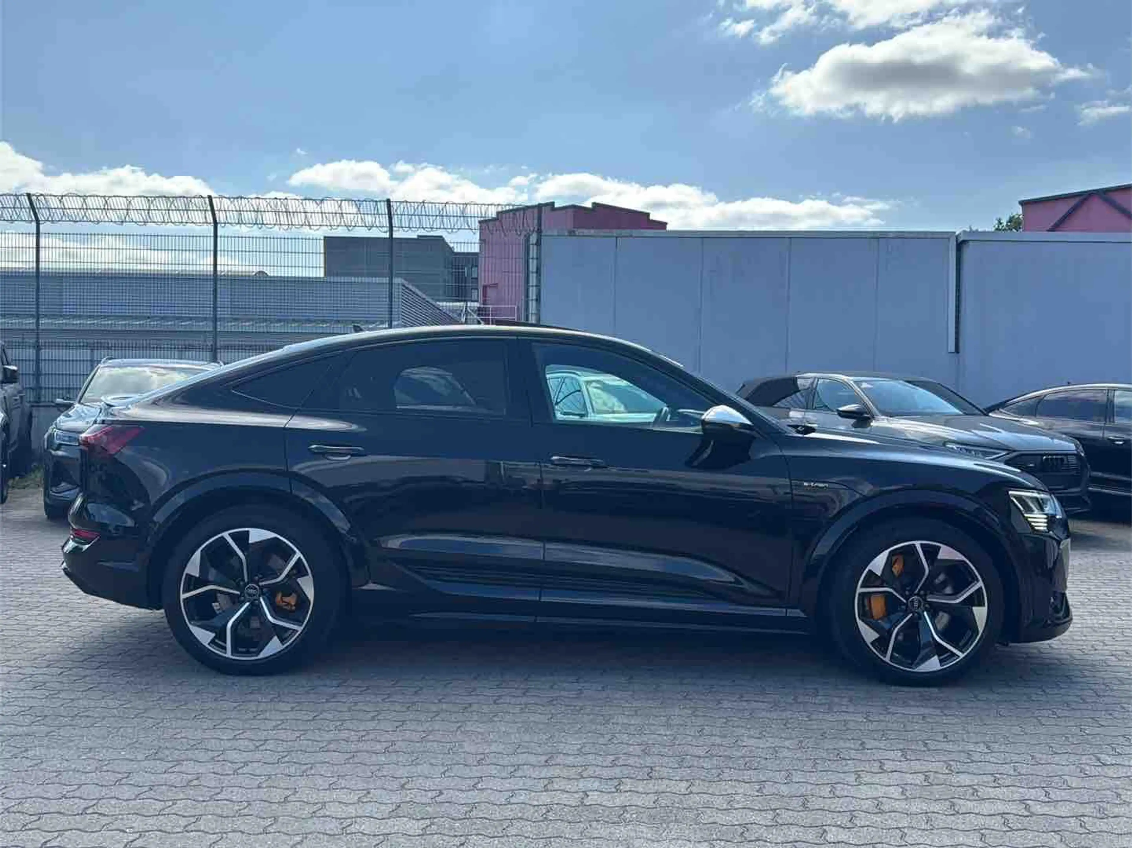 Audi e-tron Sportback S ACC AHK HuD PANO S-SITZE B&O — photo 6