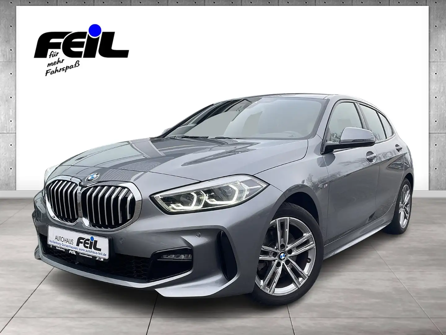 BMW 118 i M Sport DAB LED Tempomat Shz PDC Grau - 1