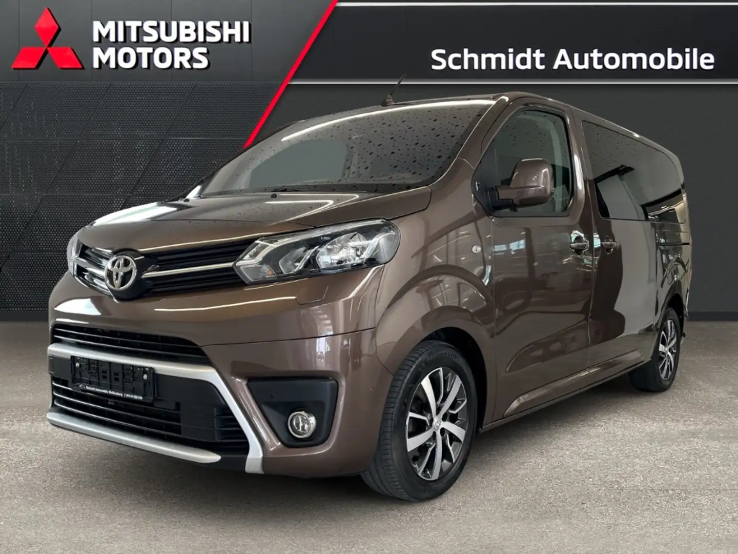 Toyota Proace Verso 2.0 D-4D Team L1 8-Sitzer Navi Tempomat Braun - 1