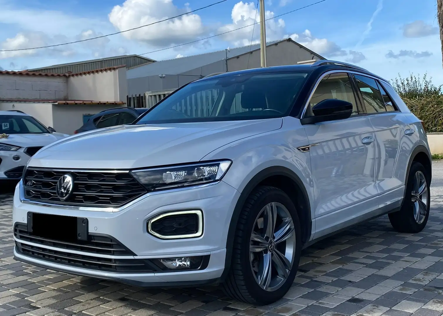 Volkswagen T-Roc R-Line 2.0 TDI 150CV Bianco - 1