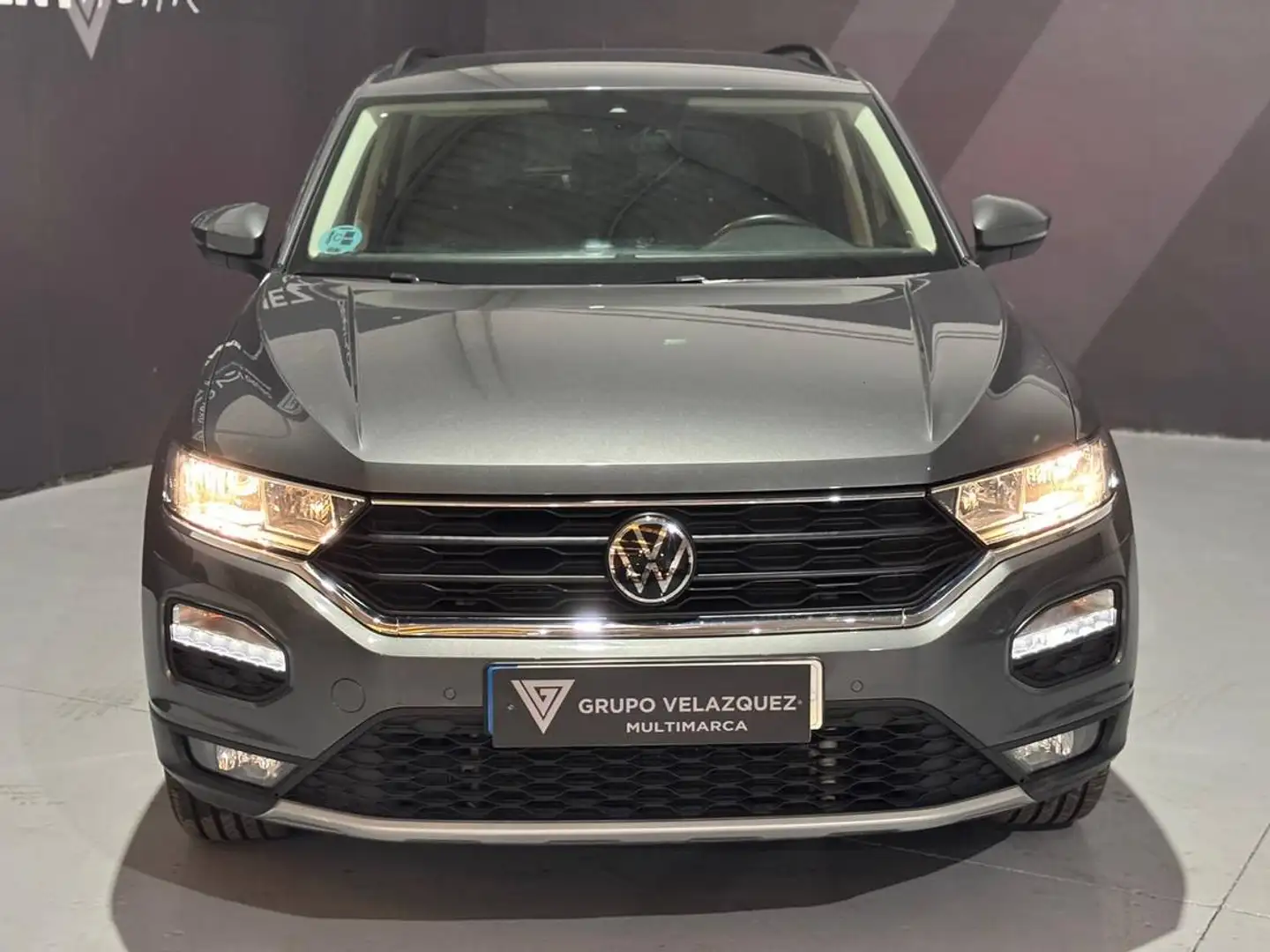 Volkswagen T-Roc 2.0TDI Advance DSG7 Grau - 2