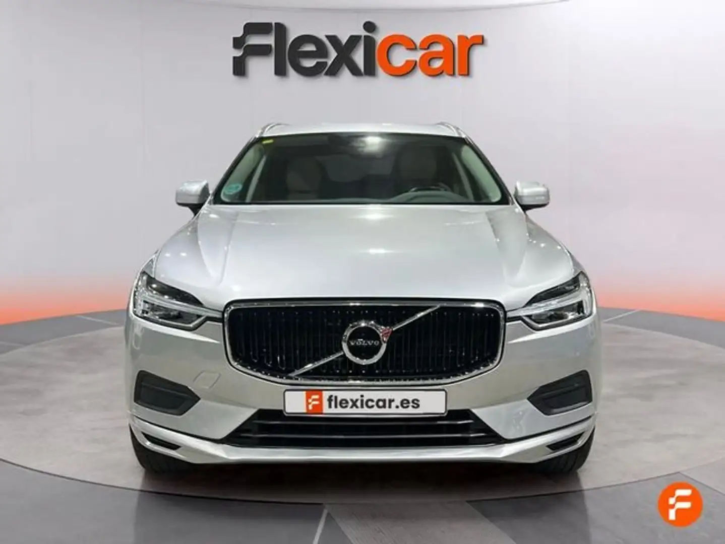 Volvo XC60 D4 Momentum AWD Aut. Beige - 2