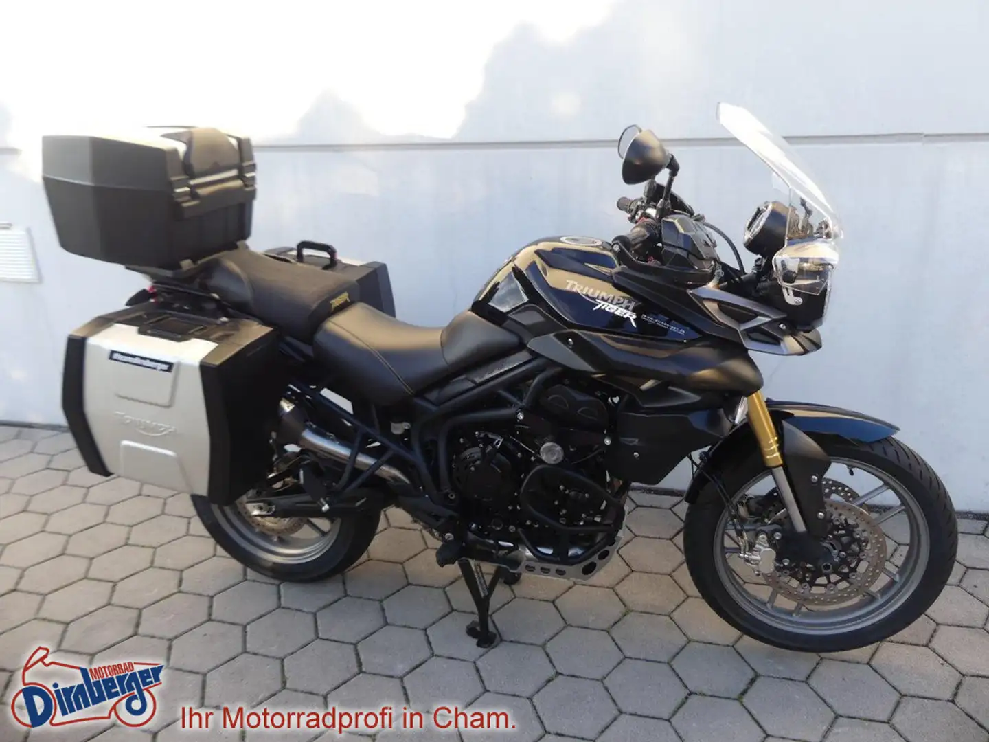 Triumph Tiger 800 + Koffer + Topcase + Remus Negru - 1