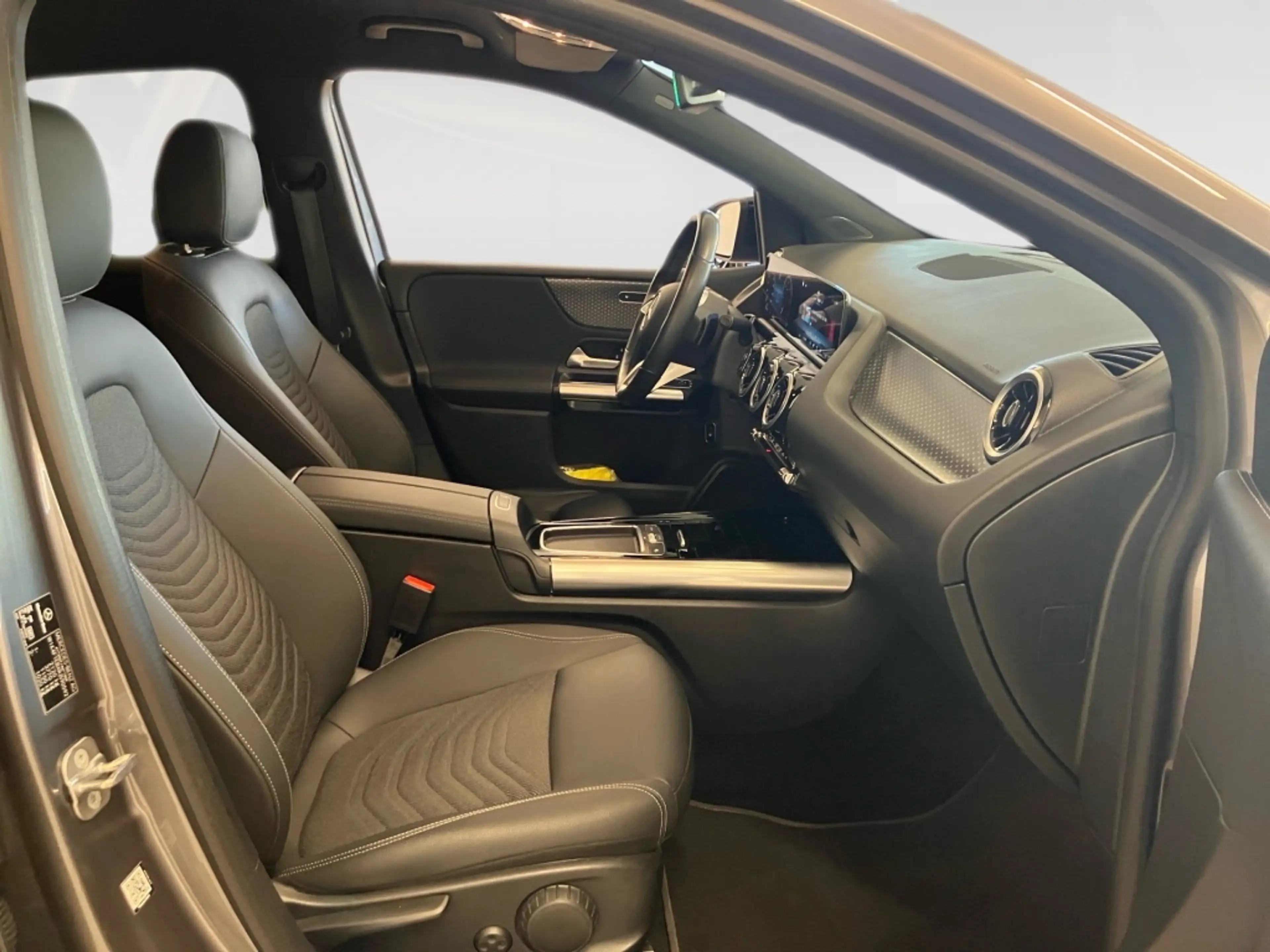 Mercedes-Benz B 220 d Progressive Line Advanced+Night+MBUX+LED — photo 10