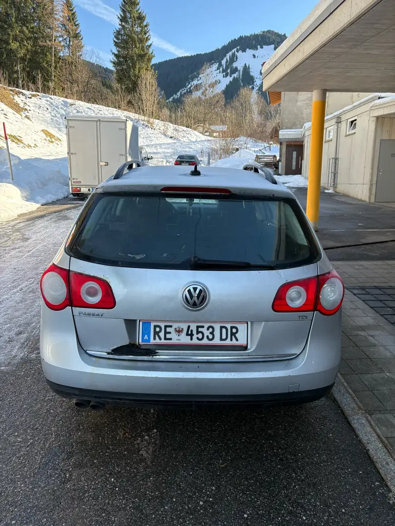 Volkswagen Passat Variant 2.0 TDI DPF Comfortline Silber - 2
