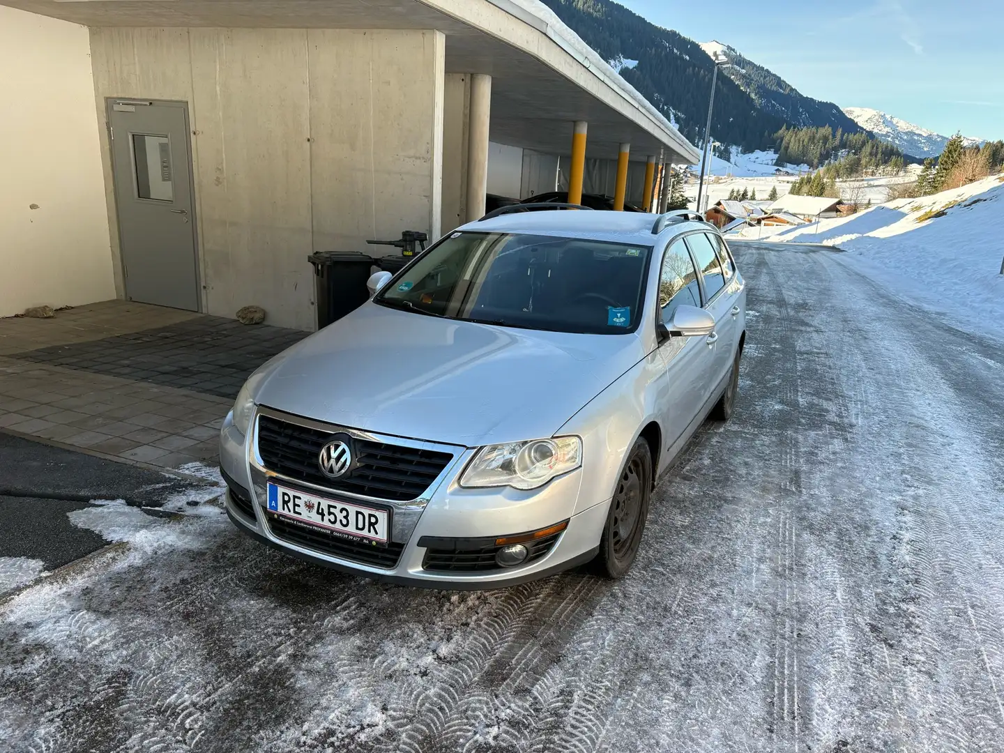 Volkswagen Passat Variant 2.0 TDI DPF Comfortline Silber - 1