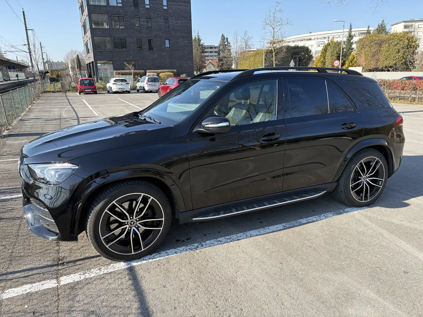 Mercedes-Benz GLE 350 e PHEV | 4M | AMG-Line | 22“ | Garantie Schwarz - 2