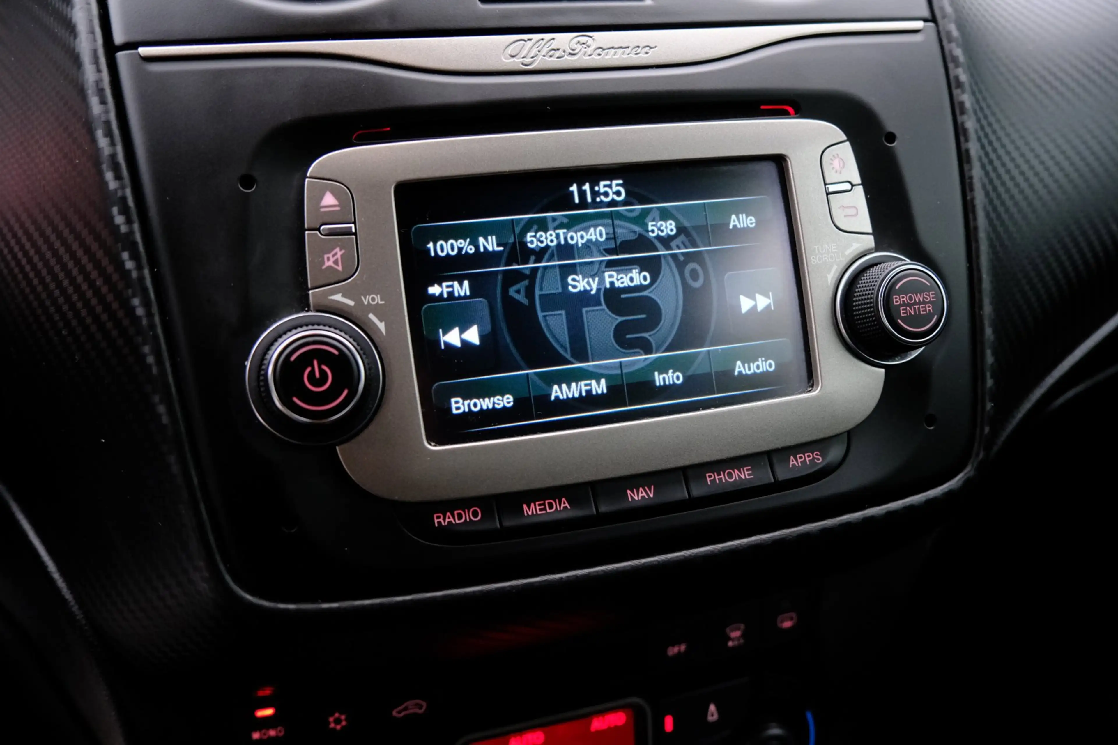 Alfa Romeo MiTo 0.9 TwinAir ECO Super Navi|Clima|LMV — photo 14