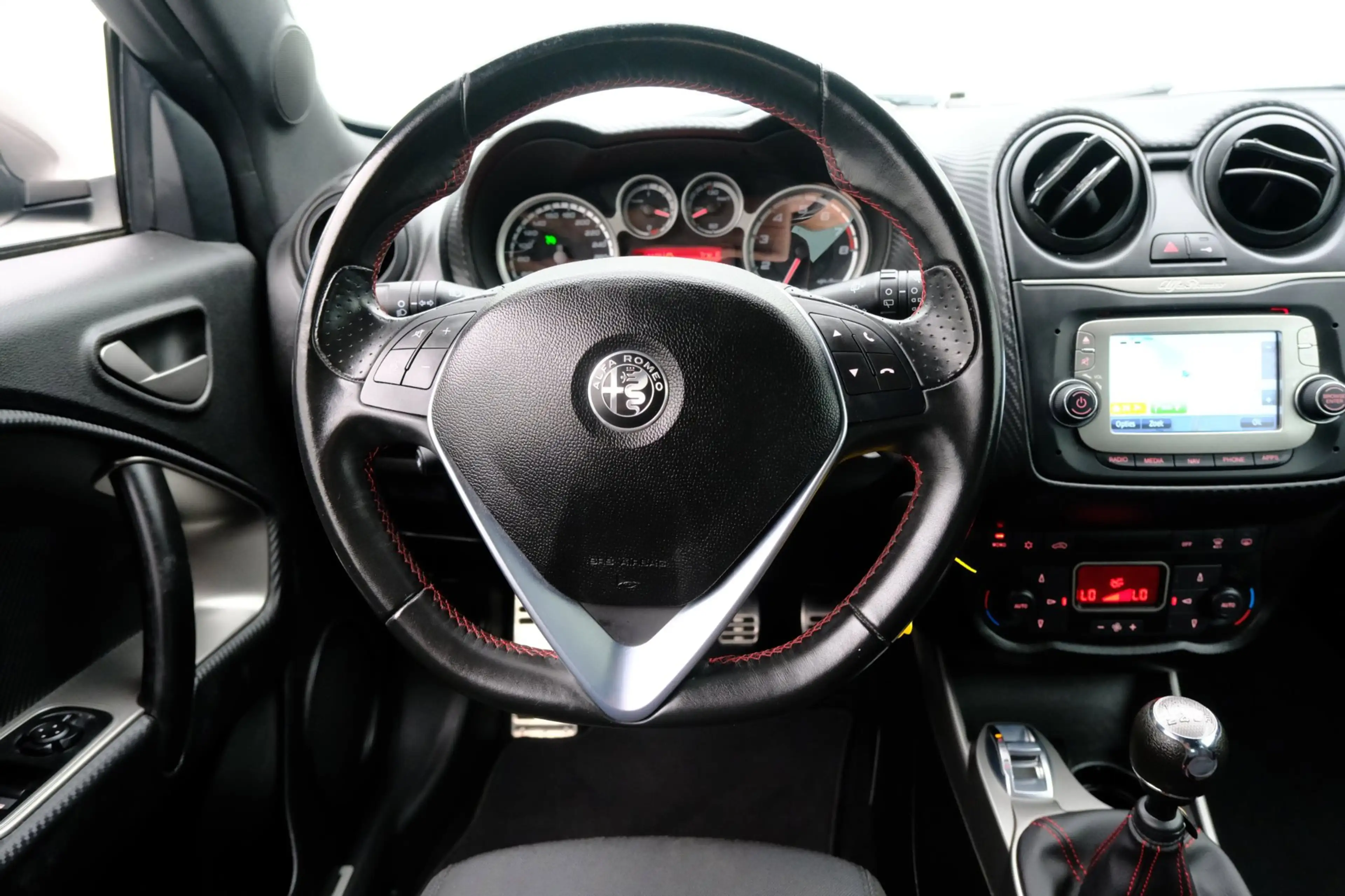 Alfa Romeo MiTo 0.9 TwinAir ECO Super Navi|Clima|LMV — photo 9