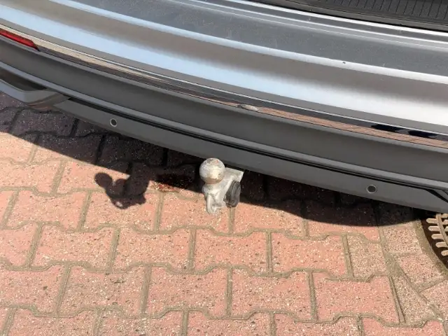 Volkswagen Tiguan Allspace view 6