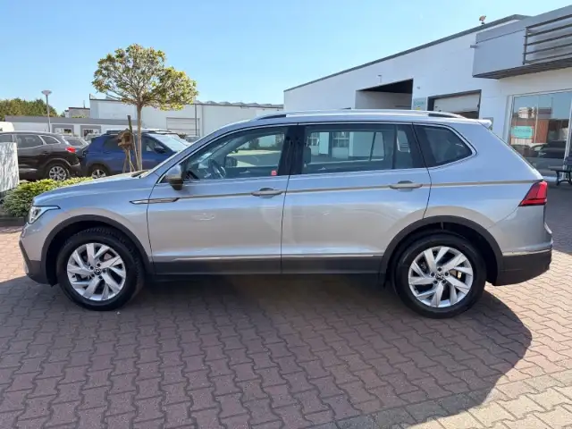 Volkswagen Tiguan Allspace view 7