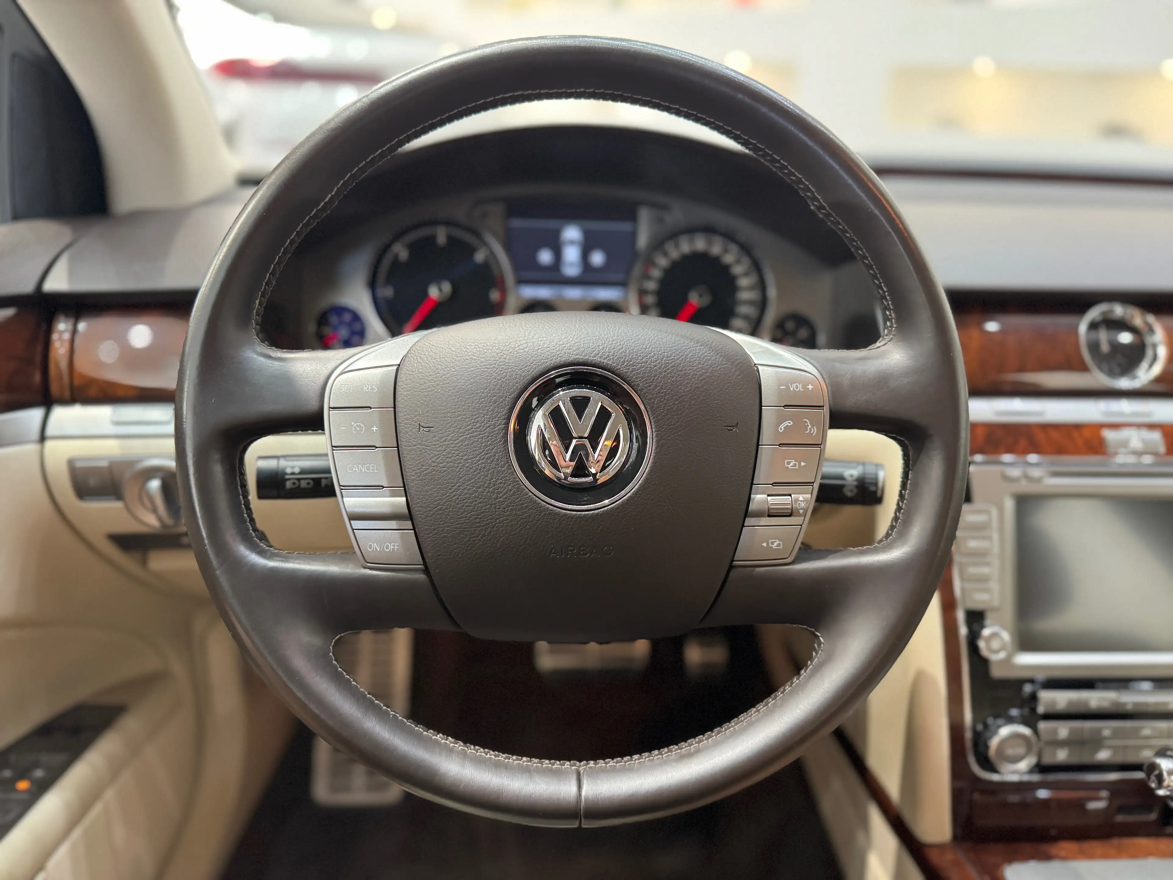 Volkswagen Phaeton V6 TDI 5-Sitzer 4Motion — photo 15