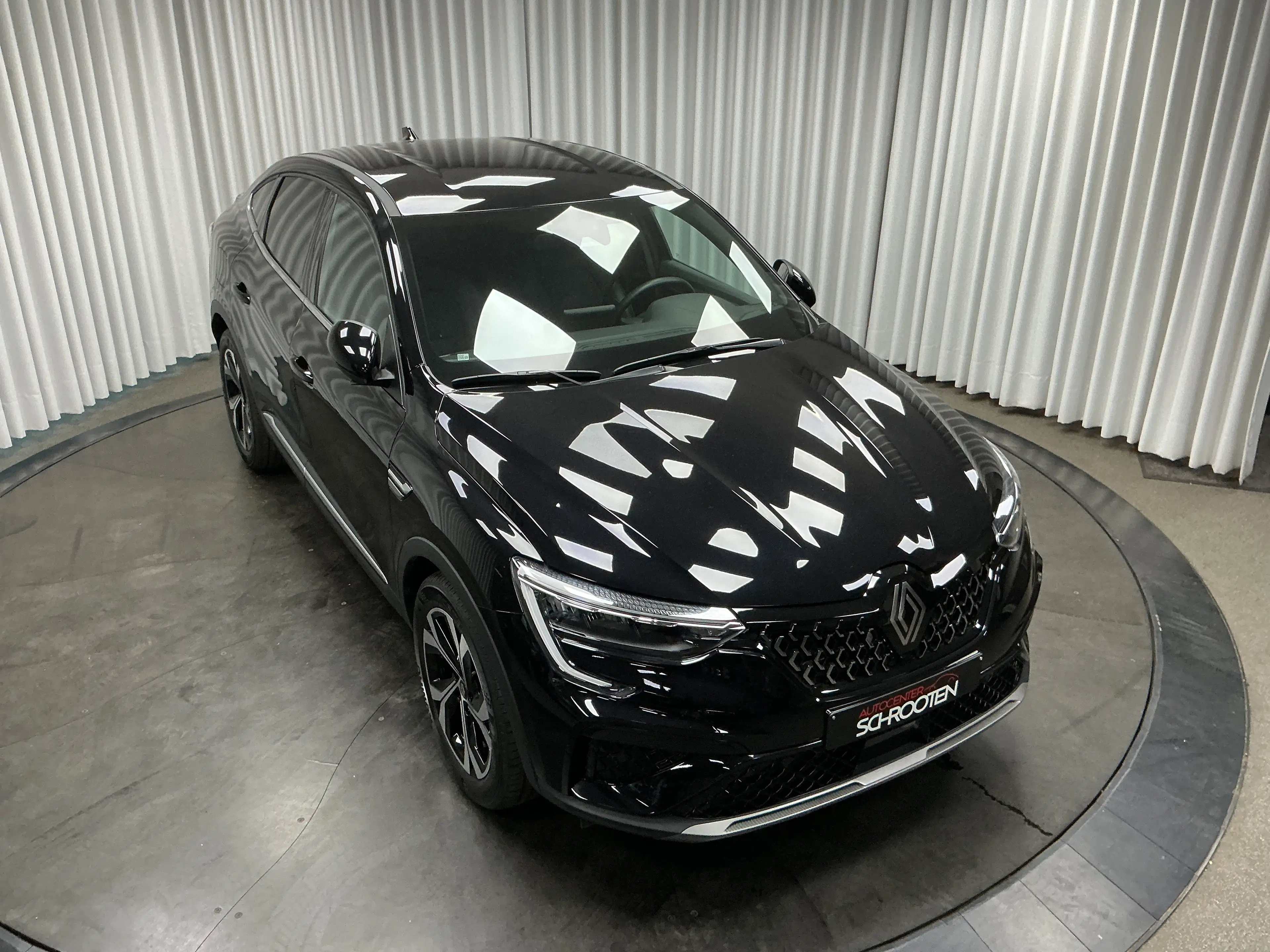 Renault Arkana E-TECH 1.6i — photo 5
