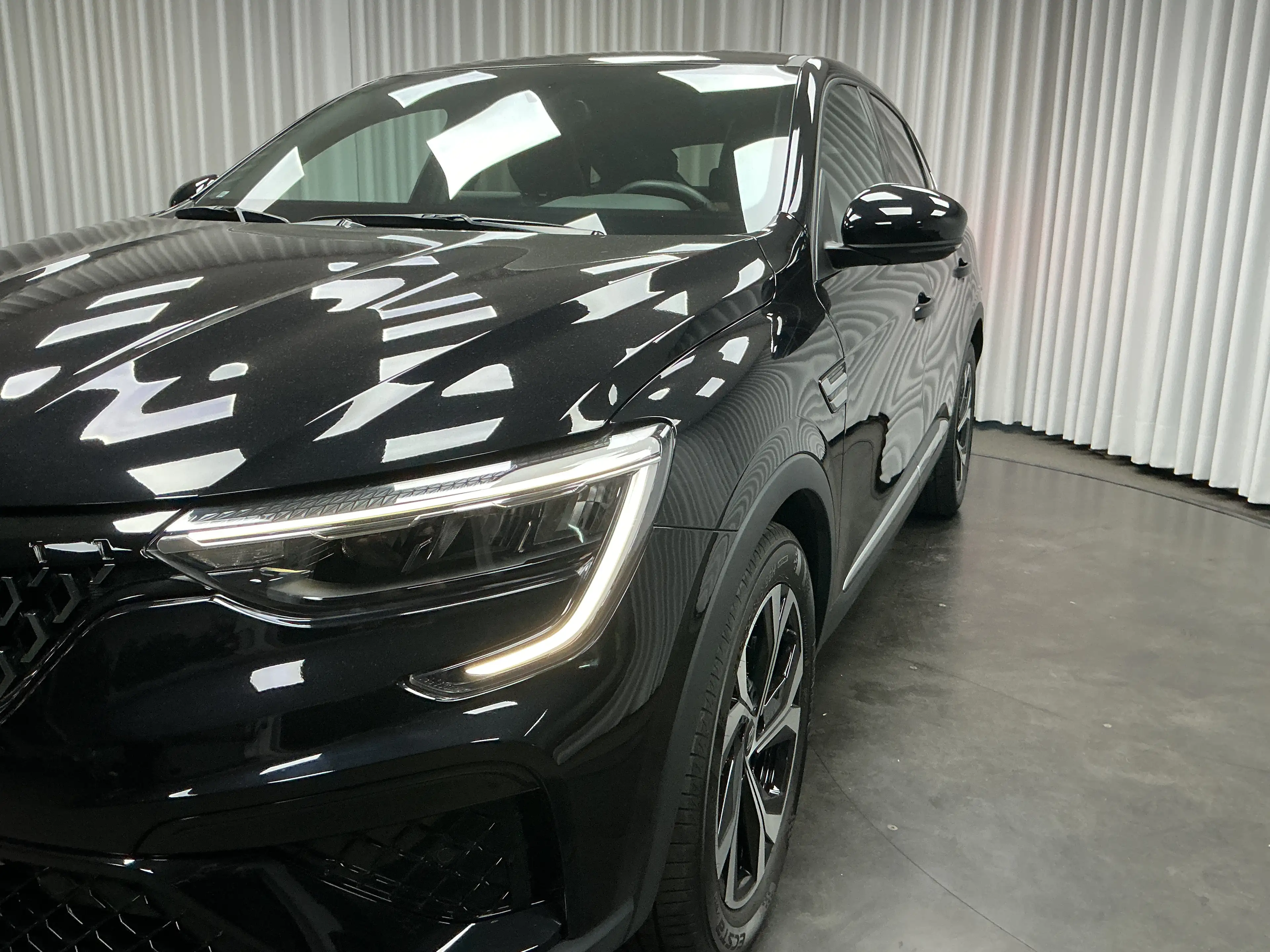 Renault Arkana E-TECH 1.6i — photo 7