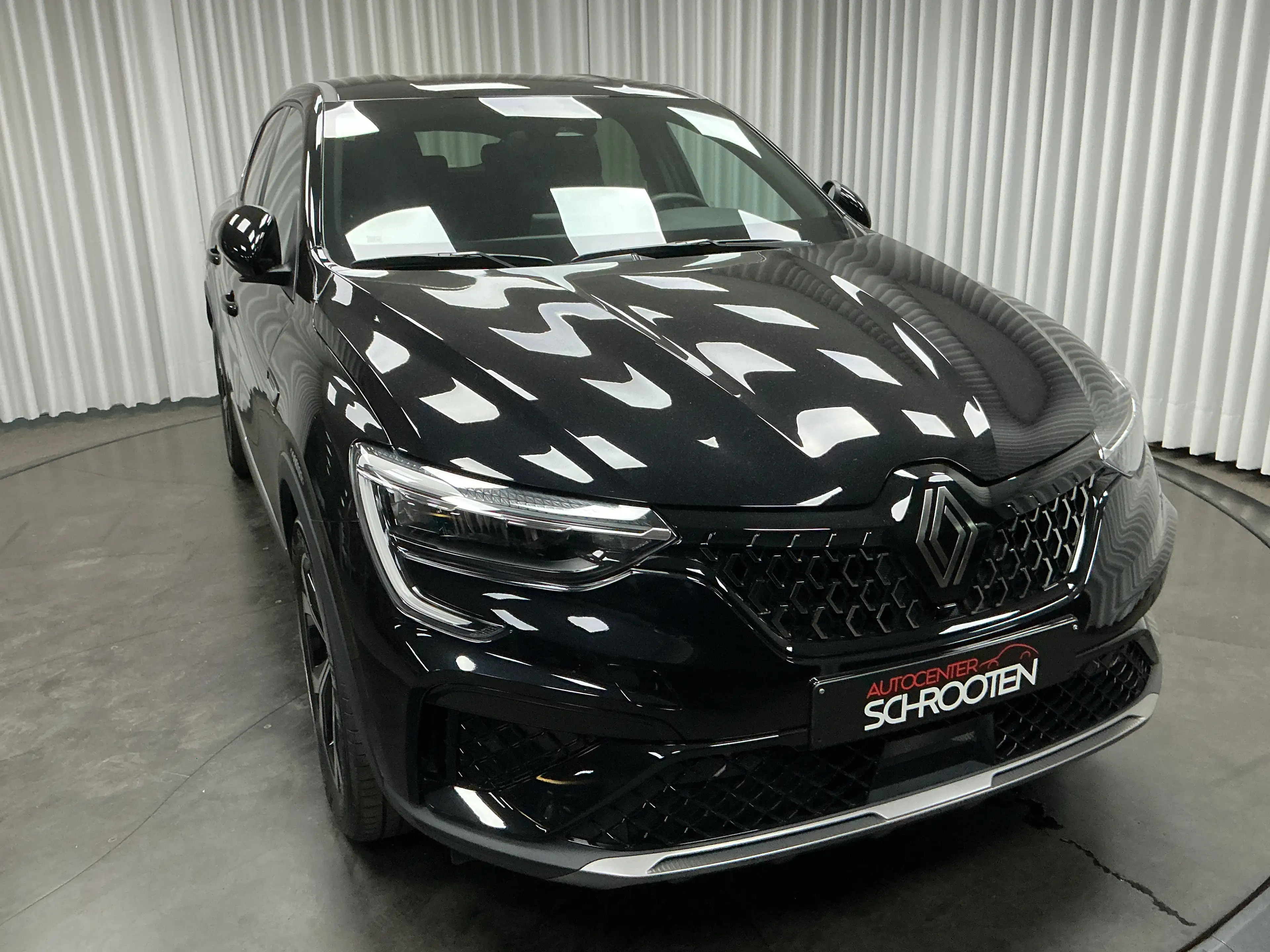 Renault Arkana E-TECH 1.6i — photo 13
