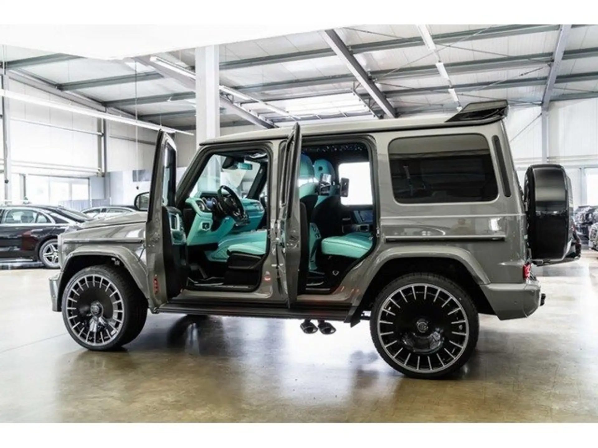 벤츠 G-Class G 63 AMG 2026 회색 사진 4
