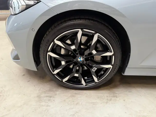 BMW M view 6