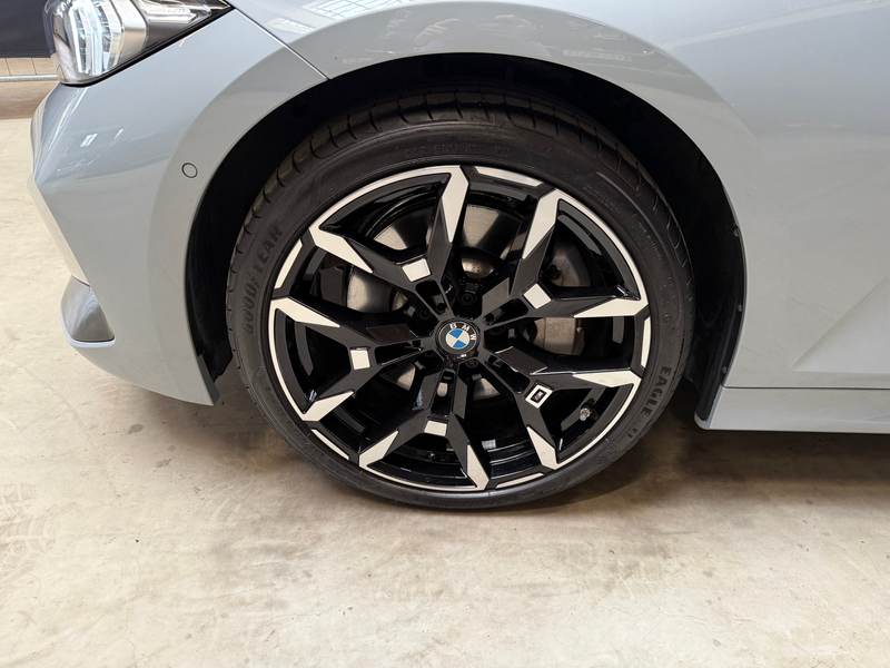 BMW 330 i xDrive M Sport Touring - LEASINGAKTION — photo 6