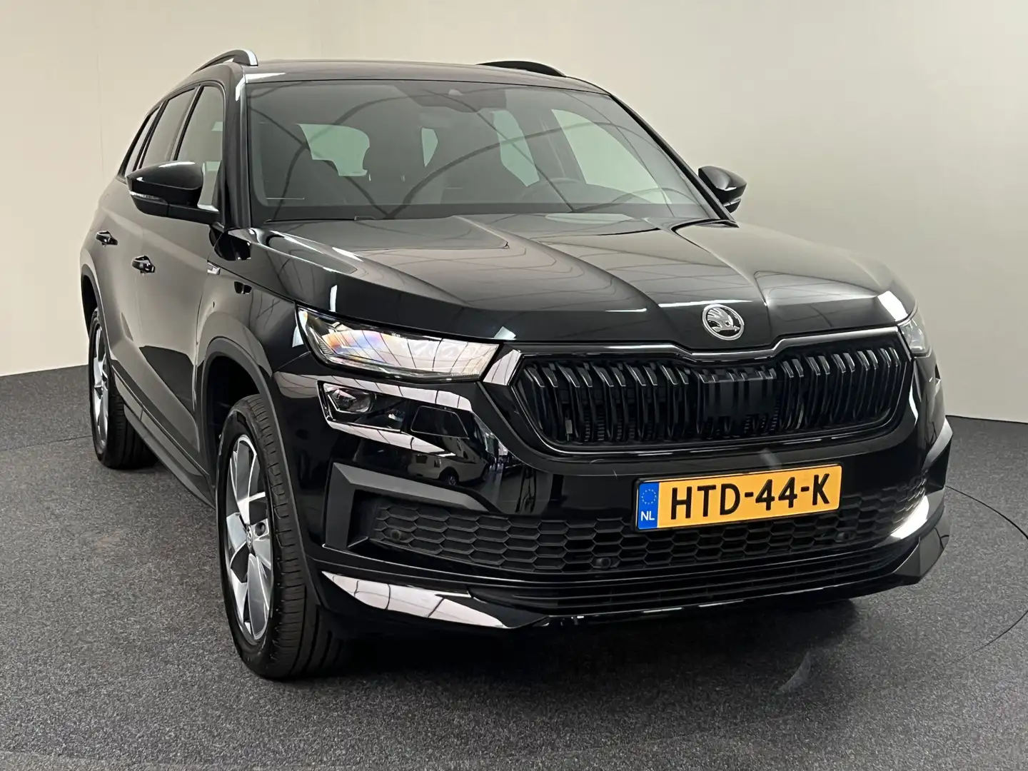 Skoda Kodiaq 1.5 TSI 150 PK DSG Sportline Business 7p. Climate Zwart - 2