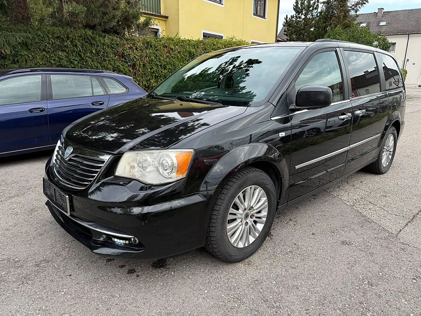 Lancia Voyager 3,6 V6 Gold 7 Sitz Schwarz - 2