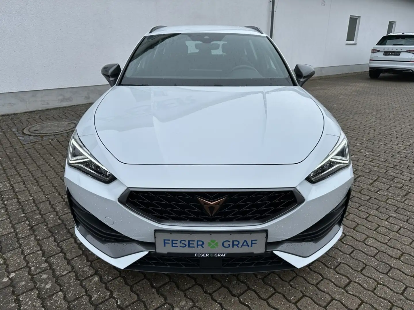CUPRA Leon 2.0 TSI DSG ACC FaPa-L KAMERA KESSY Weiß - 2