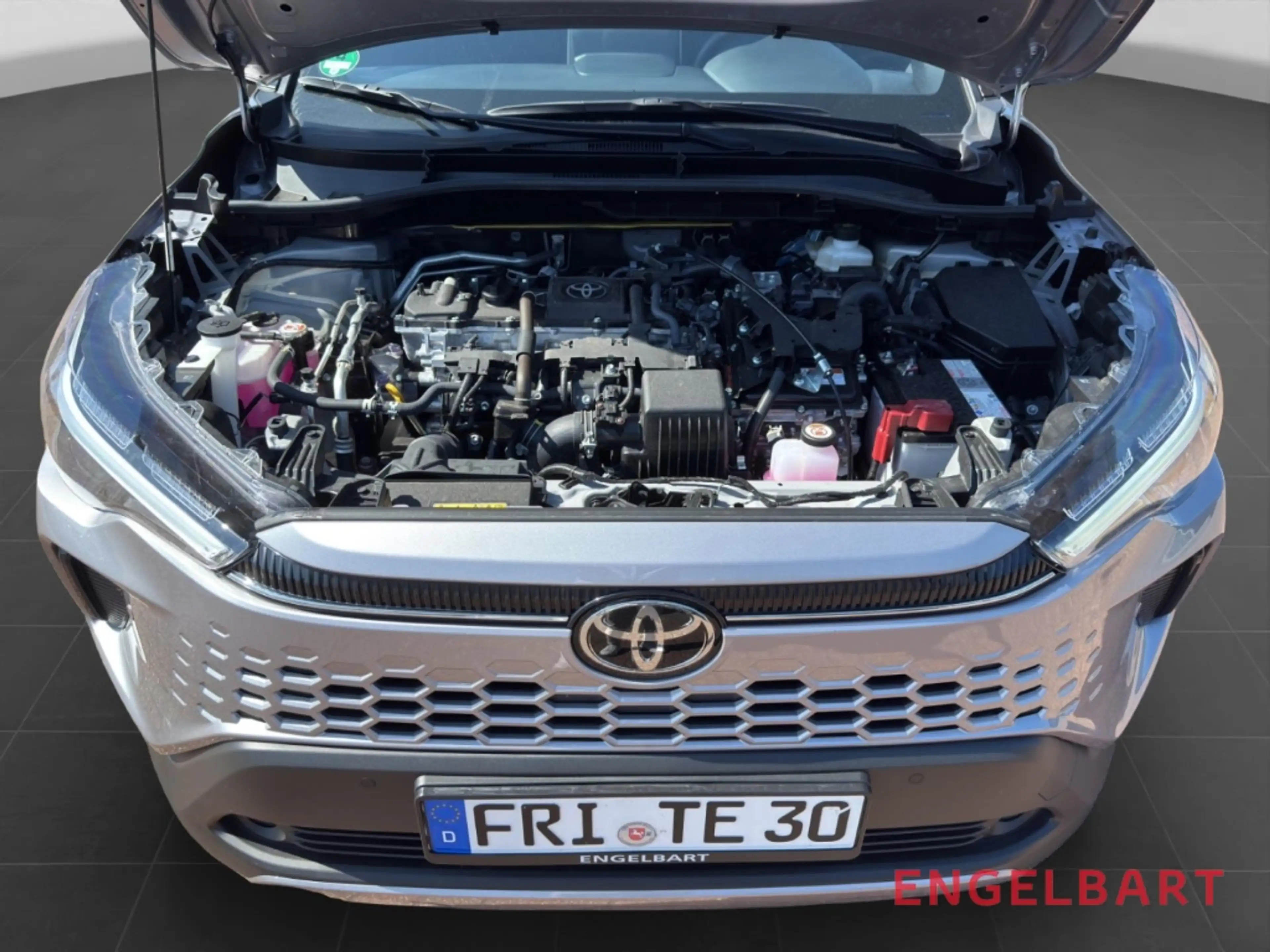 Toyota Corolla Cross Hybrid Team Deutschland Navi CarPlay Sitzheizung R — photo 14