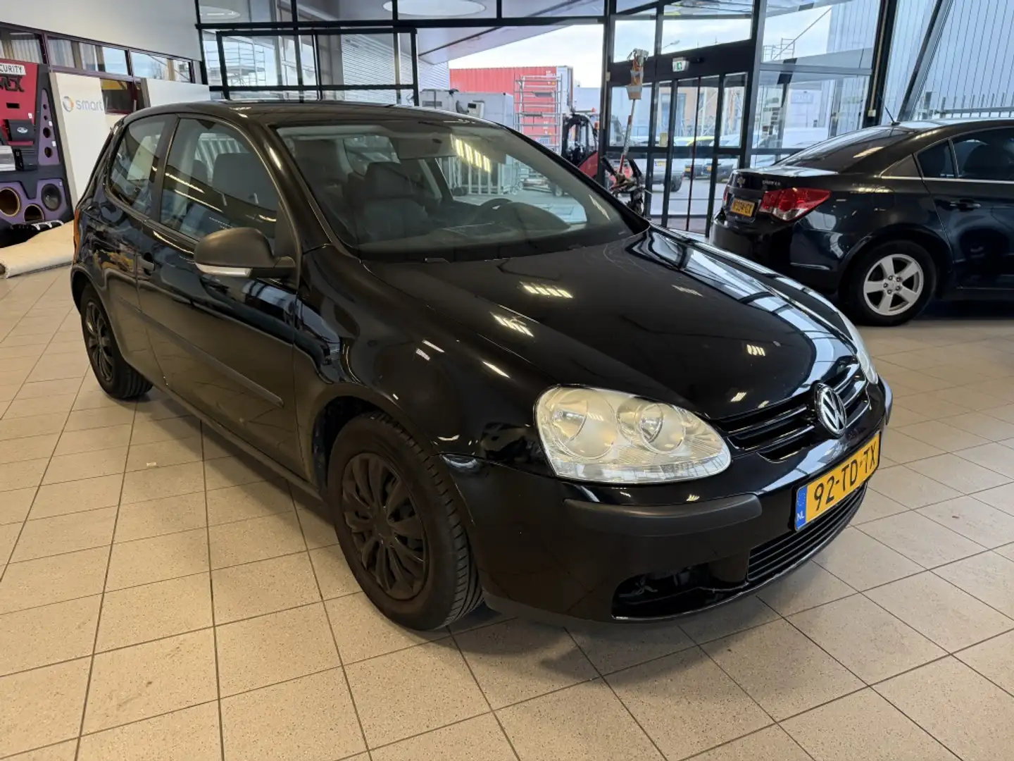 Volkswagen Golf 1.6 Trendline Noir - 2